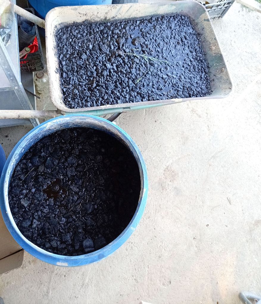 Biochar load wheelbarrow